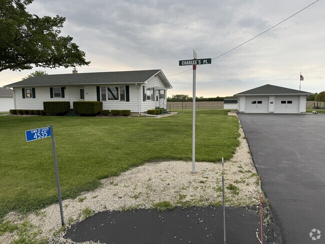 Building Photo - 4535 S Beaumont Ave Rental