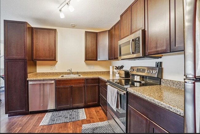 Kitchen - 8302 Westown Pky