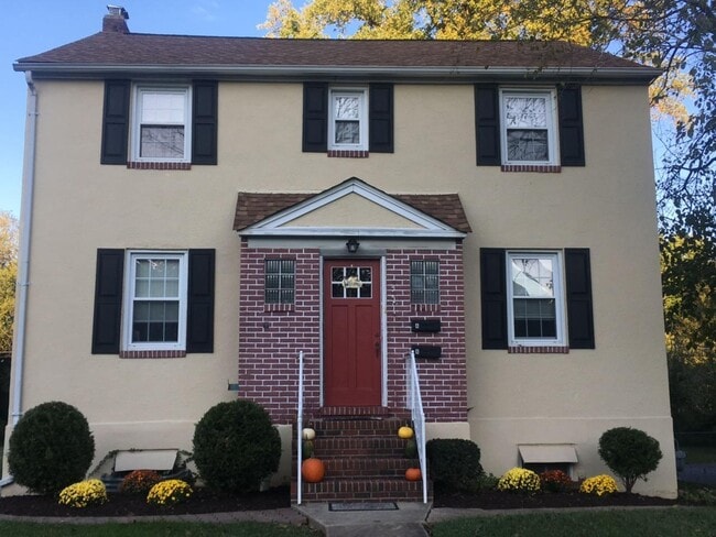 Photo - 5561 Ashbourne Rd