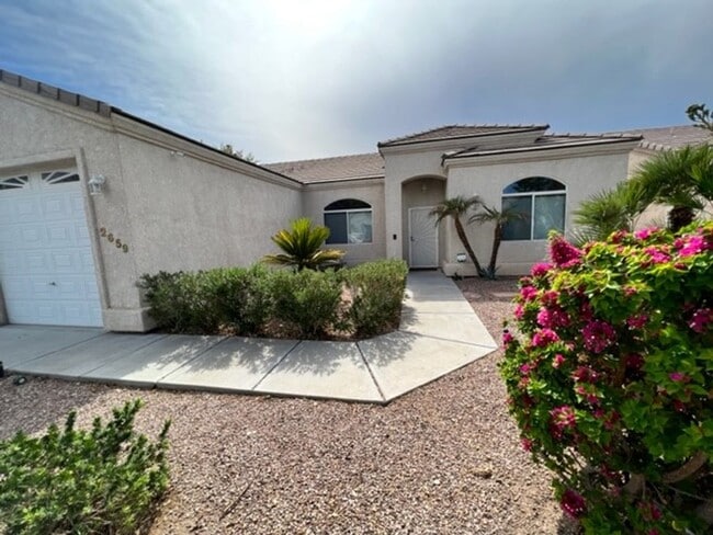 Photo - 3 BR LUXE Home-Walk to Colorado River, Golf & near Rotary Park.