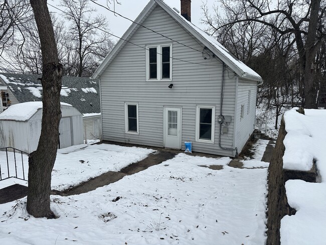 Building Photo - 579 W 3rd St