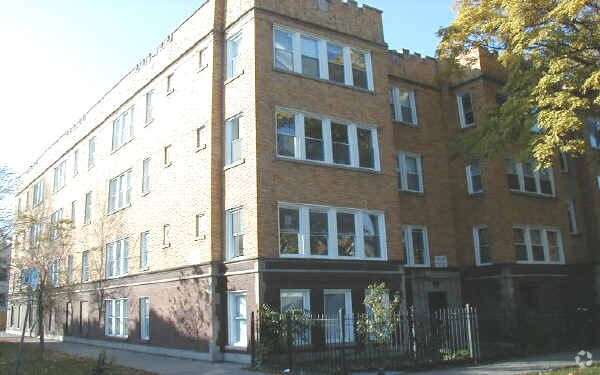 Photo - 3547 W Dickens Ave Apartamentos