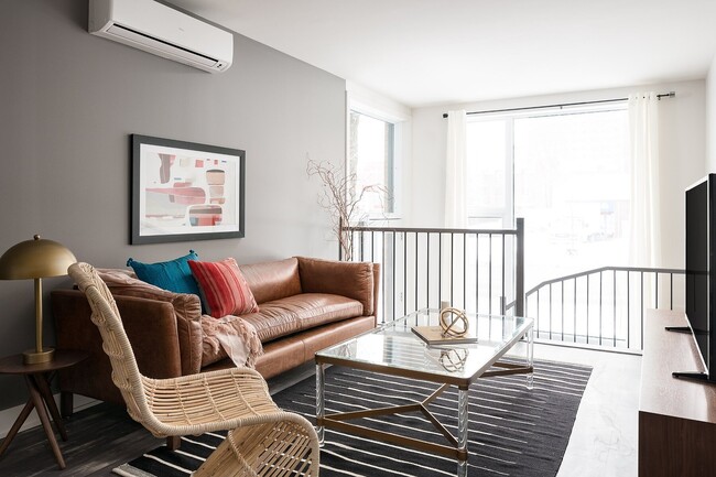 Building Photo - 2085 Av. Papineau Unit 106