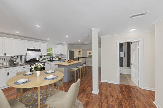 Photo - 2823 Burlington Blvd