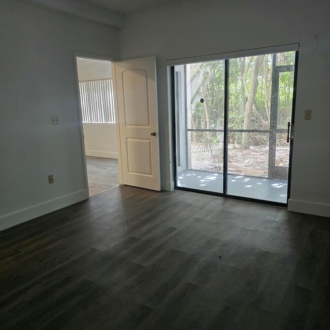 Photo - 2445 SW 18th Ter Unit 902