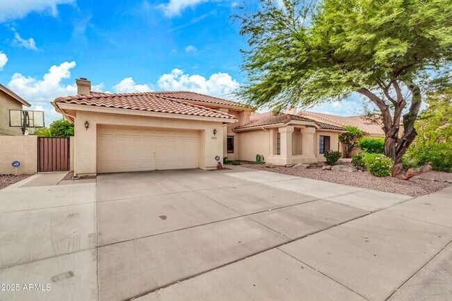 Photo - Stunning 4beds/2.5baths single-level home in the heart of Tempe!