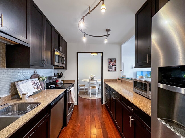 Photo - 1400 N State Pkwy Unit 16B