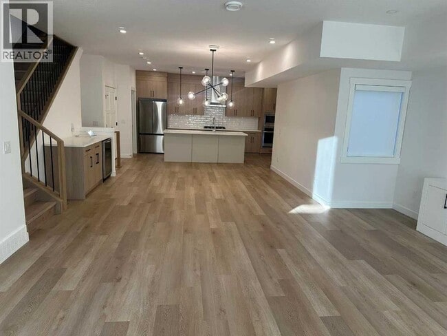 Photo - 4740 Bowness Rd NW