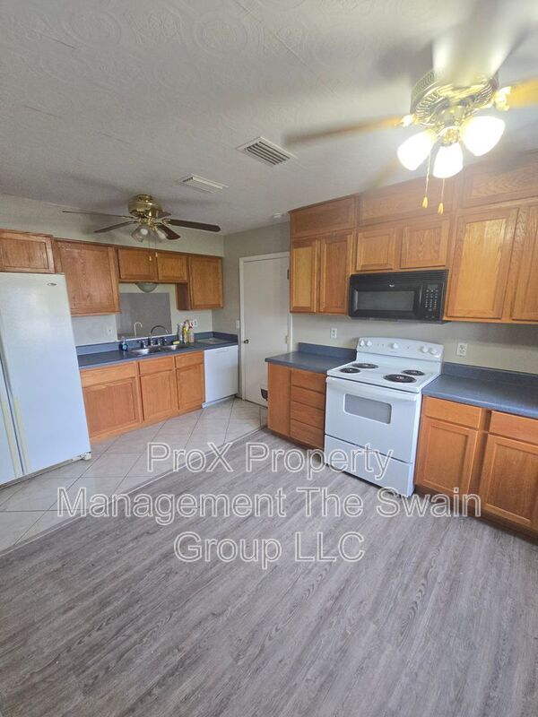 Photo - 1398 Lucerne Loop Rd NE