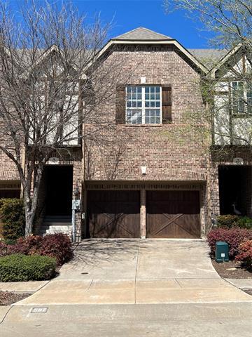 Photo - 587 Hampshire Dr