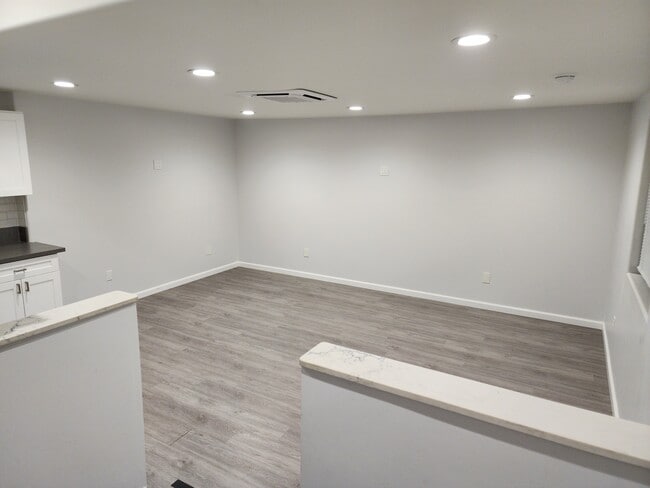 Photo - 8826 Wakefield Ave