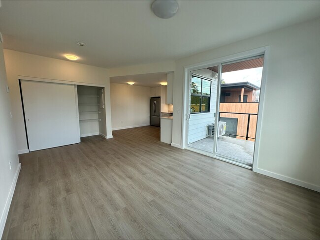 Photo - 1801 Riverside Ln