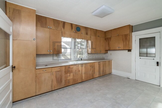 Photo - 1667 W Ave