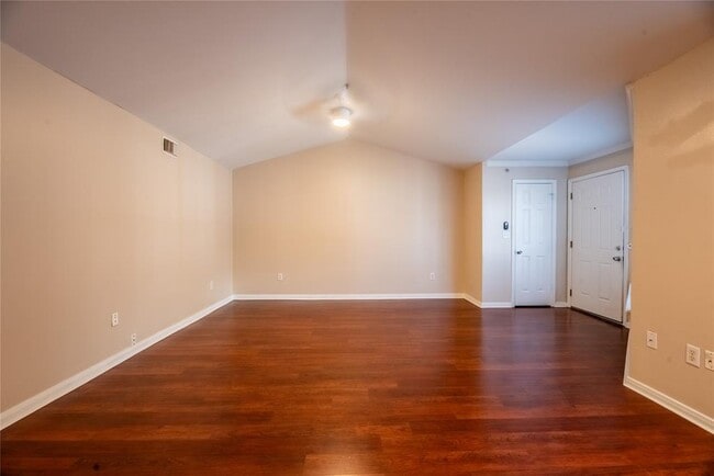 Photo - 501 W 26th St Unidad 323