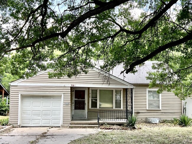 Main - 918 N Terrace Dr House