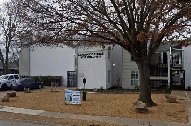 Building Photo - 4717 Columbia Ave Rental