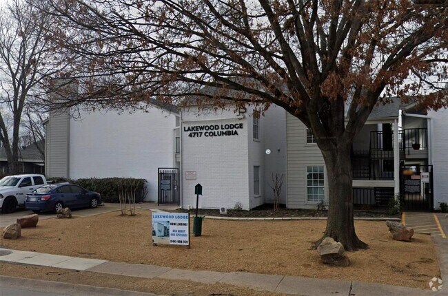 Building Photo - 4717 Columbia Ave Rental