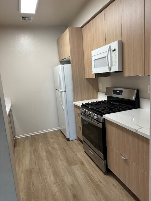 10717 Lawler St Apartments