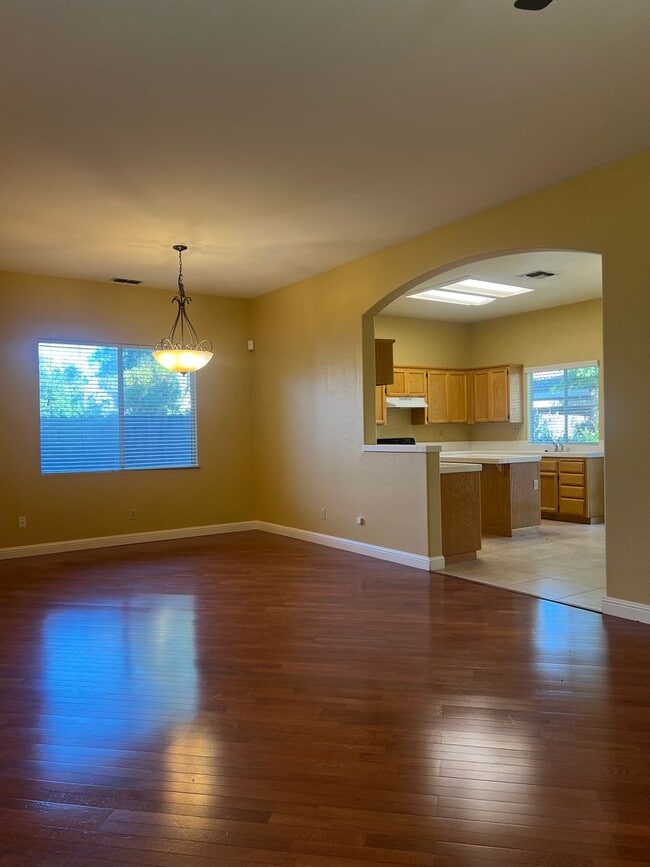 Photo - 3 Bedroom Charmer in West Roseville!