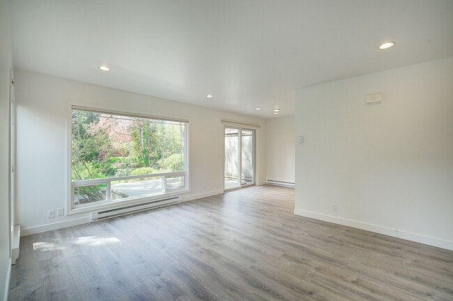 Photo - 2Bd/1Ba Issaquah Duplex