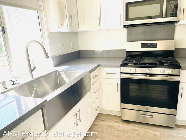 2 br, 2 bath House - 16510 Dundee Ct. #89