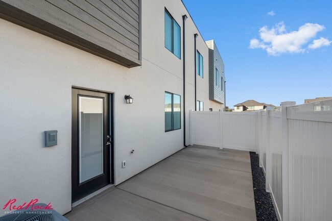 Photo - Brand New 3-Bedroom Townhome in Crimson Pa...