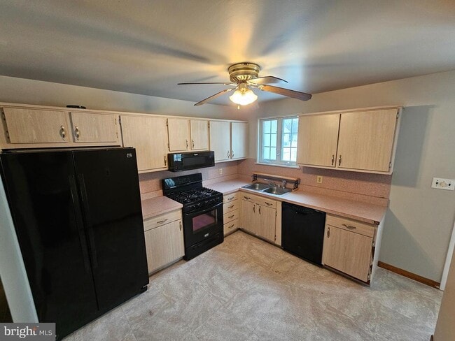 Building Photo - 1317 Garfield Dr