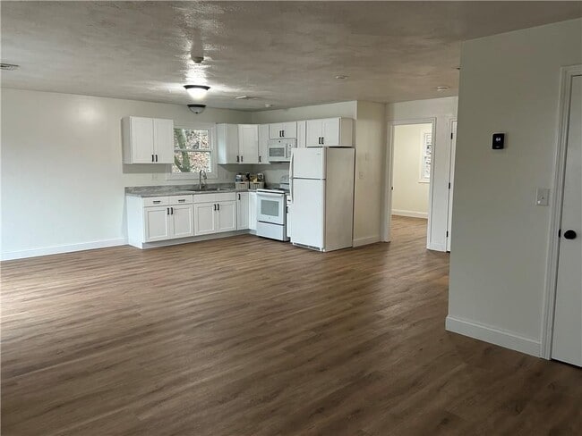 Photo - 304 Front St