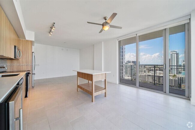 Building Photo - 2150 N Bayshore Dr Unit 2001 Rental