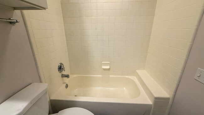 Photo - 2605 Calumet St Unit 16