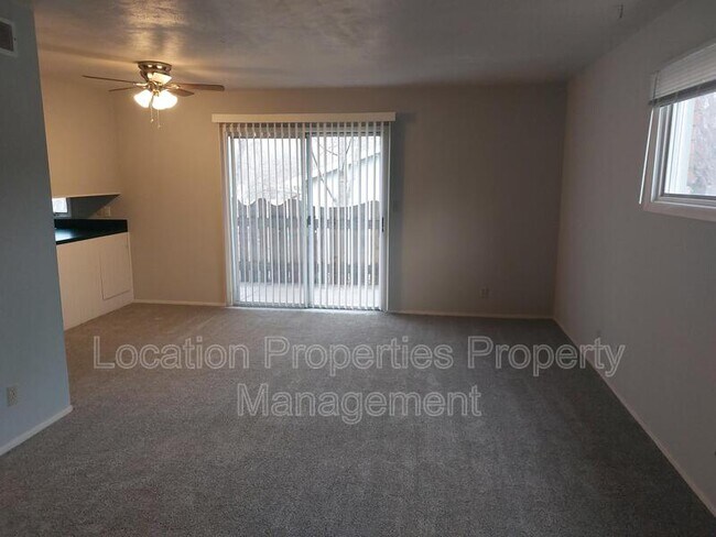 Photo - 3039 W 7th St