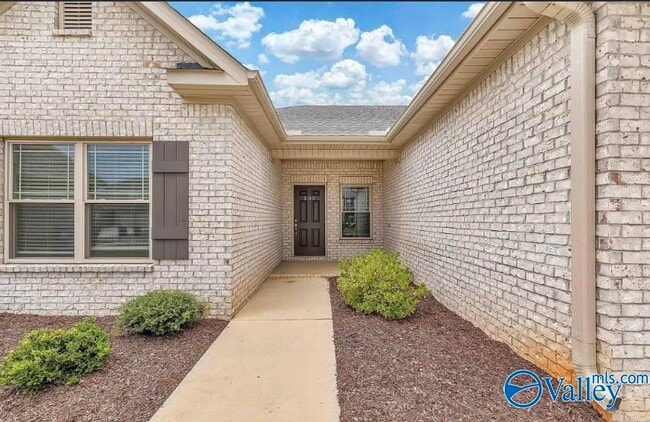 Photo - 203 Portrait St