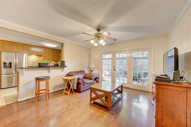 Photo - 824 Wax Myrtle Ln Unit True