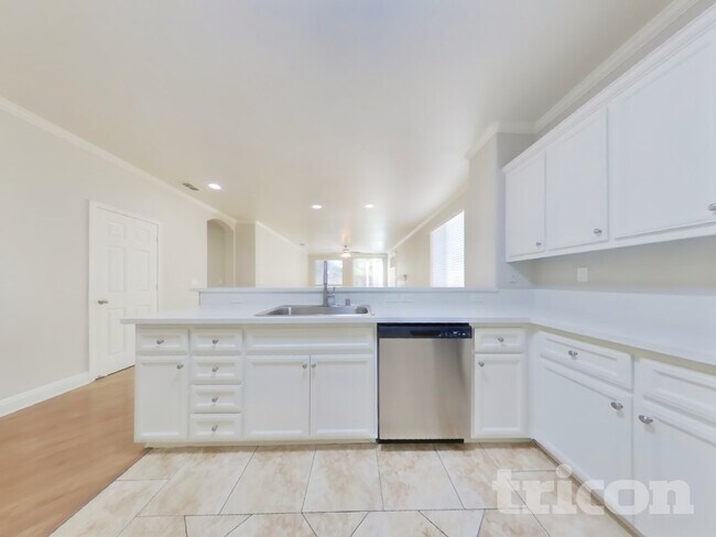 Photo - 7820 Golden Ring Way