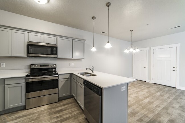 Photo - 654 N Emery Ln