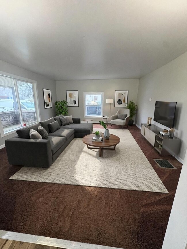 Photo - 205 S Broadway St