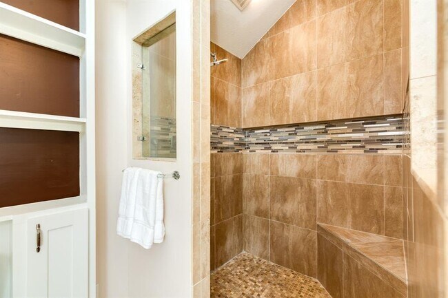 Photo - 10506 Green Valley Ln