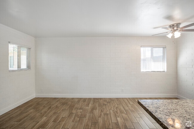 2BR, 1BA - 800SF - Living Room - Papago View Apartments