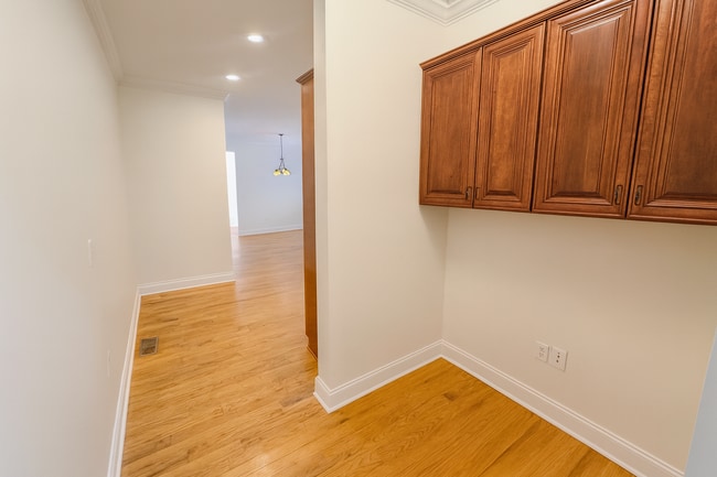 Photo - 736 River N Blvd