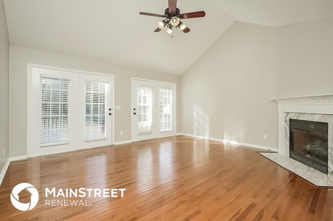 Photo - 228 Woodmaker Ct