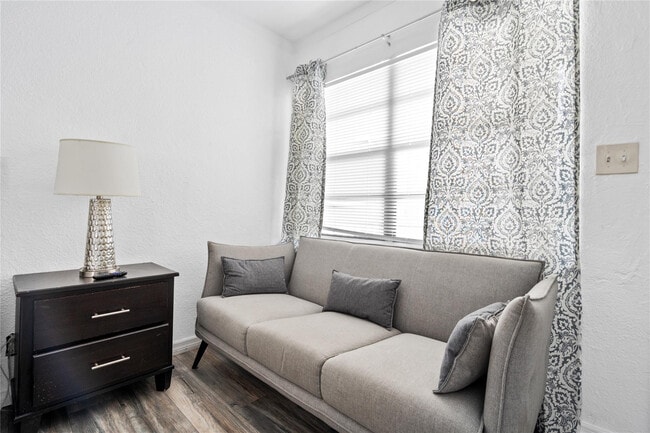 Photo - 913 NE 18th Ave Unit 127