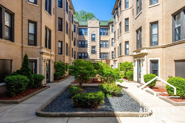 4036.5 N Ashland Ave Unit GSD