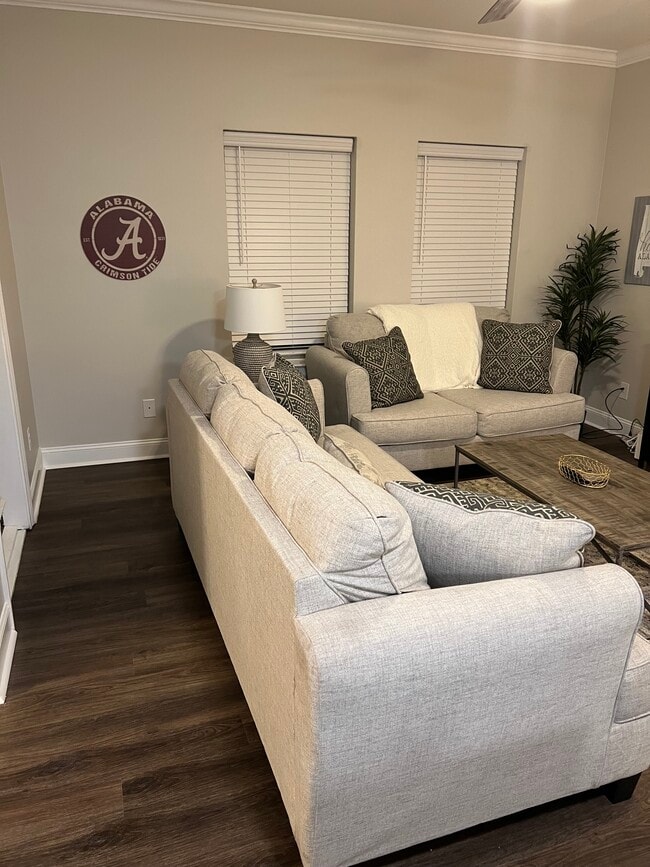 Building Photo - 3218 Veterans Memorial Pky Unit Traditions condo #1301