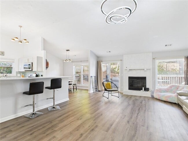 Photo - 4060 Brooks Bridge Crossing