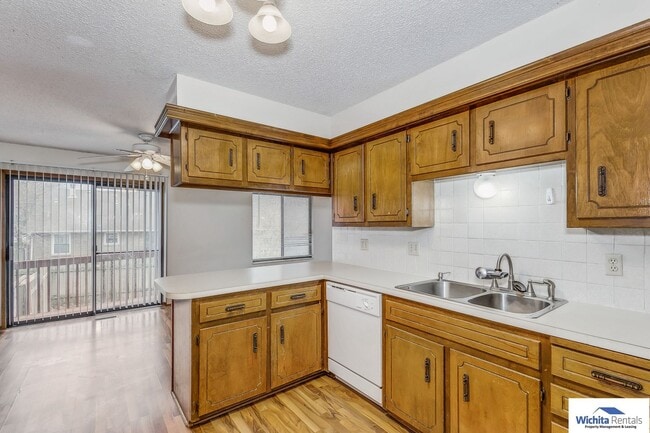 Photo - **SE Wichita - 3 BEDROOM BI-LEVEL DUPLEX**