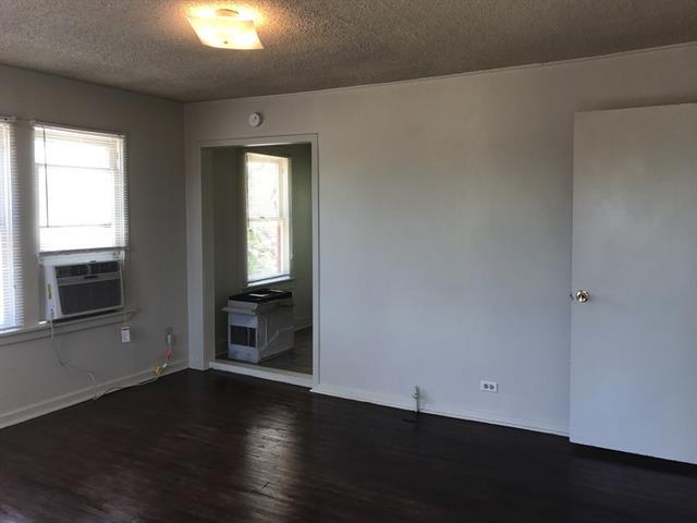 Photo - 1517 Ave D Unit B