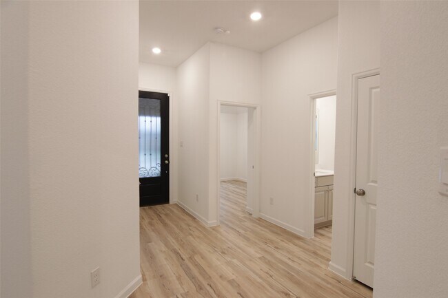 Photo - 2511 Chestnut Oak Cir