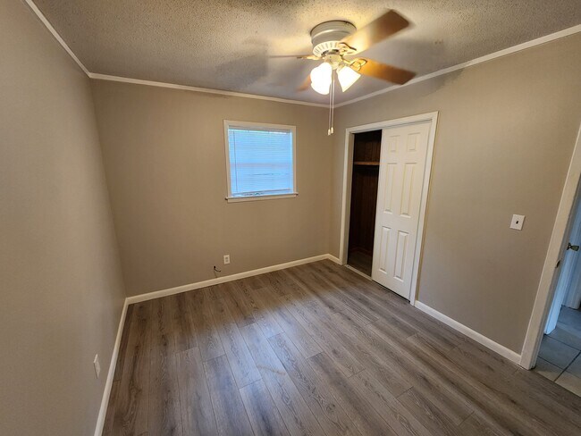 6435 Open Rose Dr Unit Middle