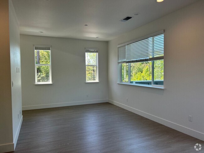 Building Photo - 1 MONTH FREE! The Vineyards at Dennis Lane... Rental