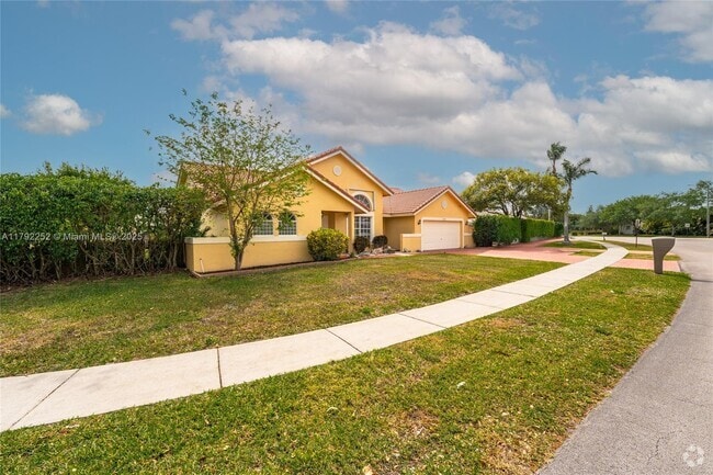 Building Photo - 1400 SW 54th Ave Rental